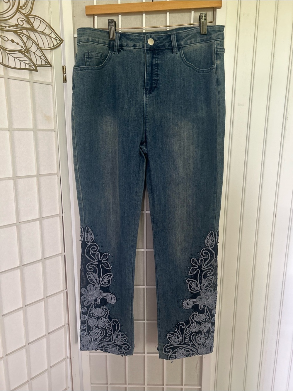 Soft Surroundings Embellished Floral Jeans – Size 10